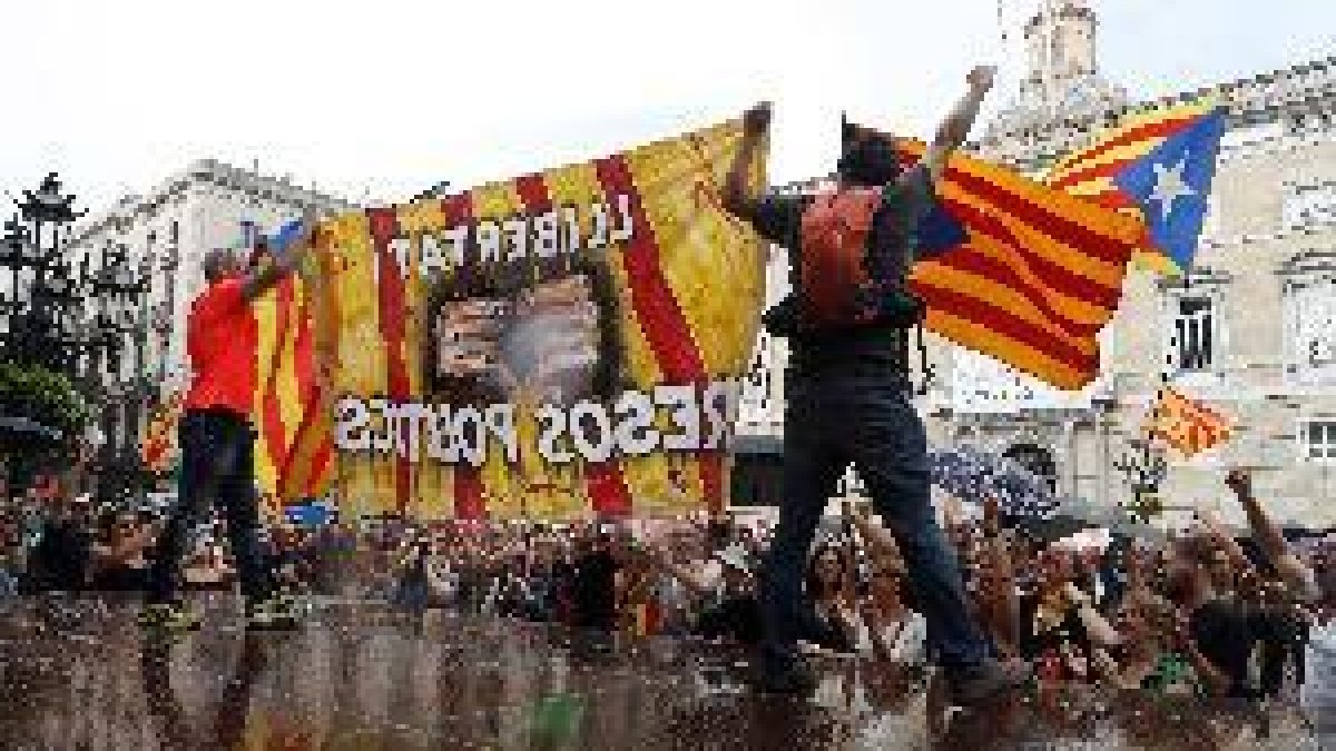 Los CDR impiden una manifestación en defensa del castellano en Barcelona