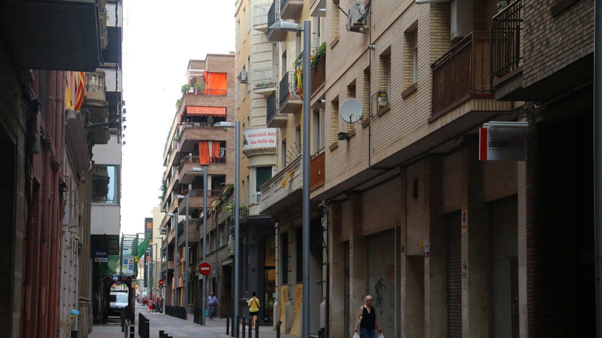 Vista del carrer Comerç, un dels més afectats per la reducció de la futura altura edificable.