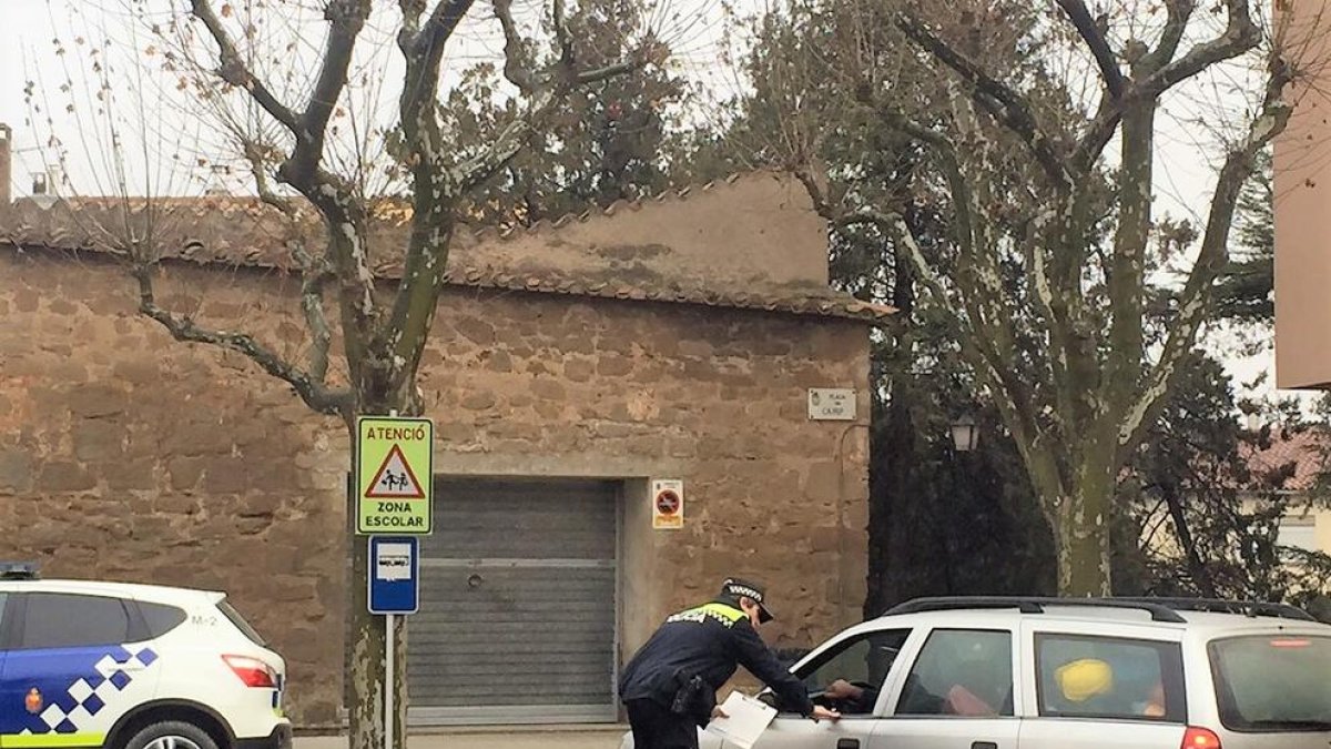 Imatge d’un control de la Policia Local de Solsona.