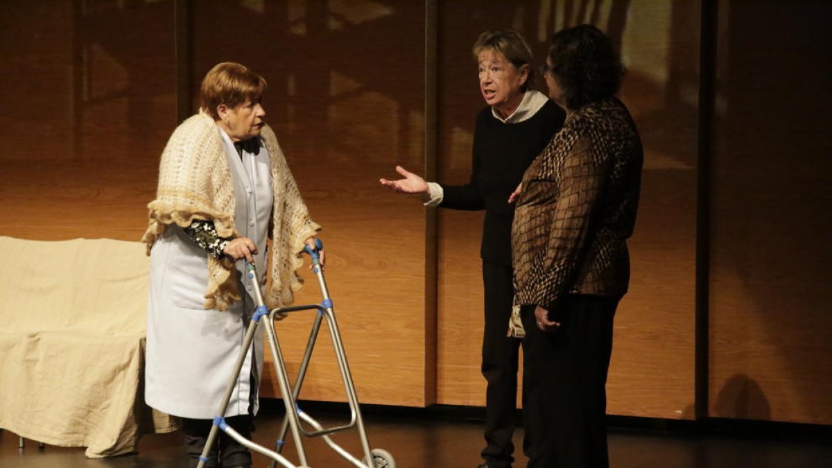 Obra de teatro en Lleida en la que se escenifican estafas a mayores. 