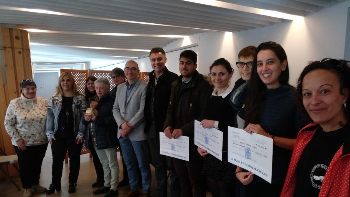 Foto de los premiados el viernes por el consell. 