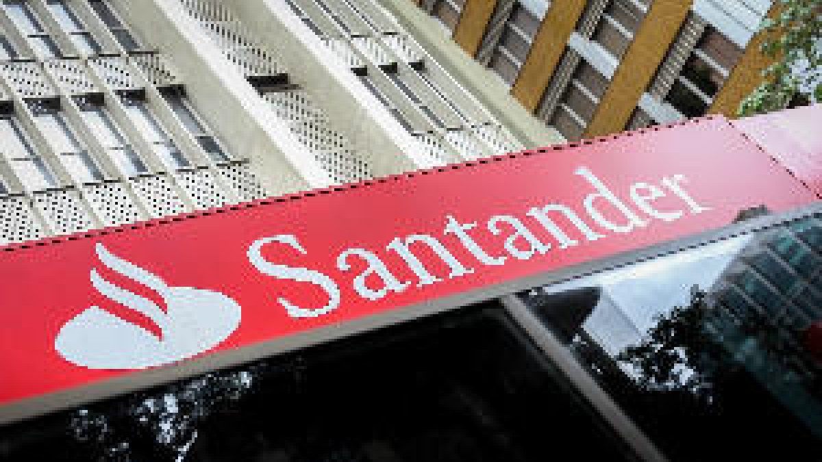 Competencia multa con más de 90 millones a CaixaBank, Santander, BBVA y Sabadell