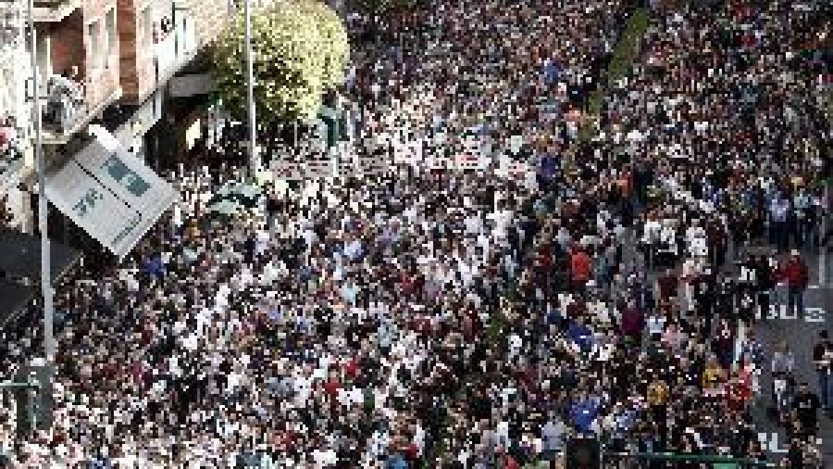 Milers de persones protesten a Pamplona contra la sentència d'Alsasua