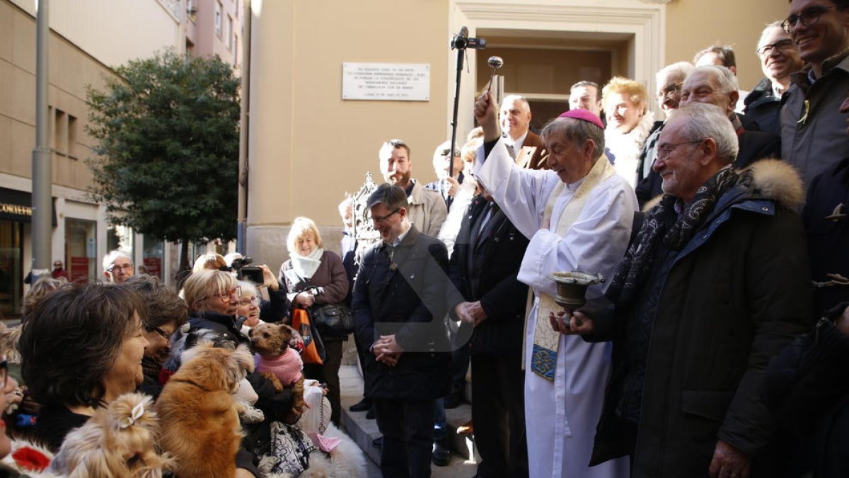 La benedicció dels animals a l'església de la Sang de Lleida.