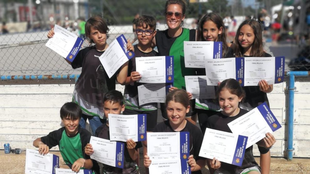 Medallas para el Inef en relevos de natación