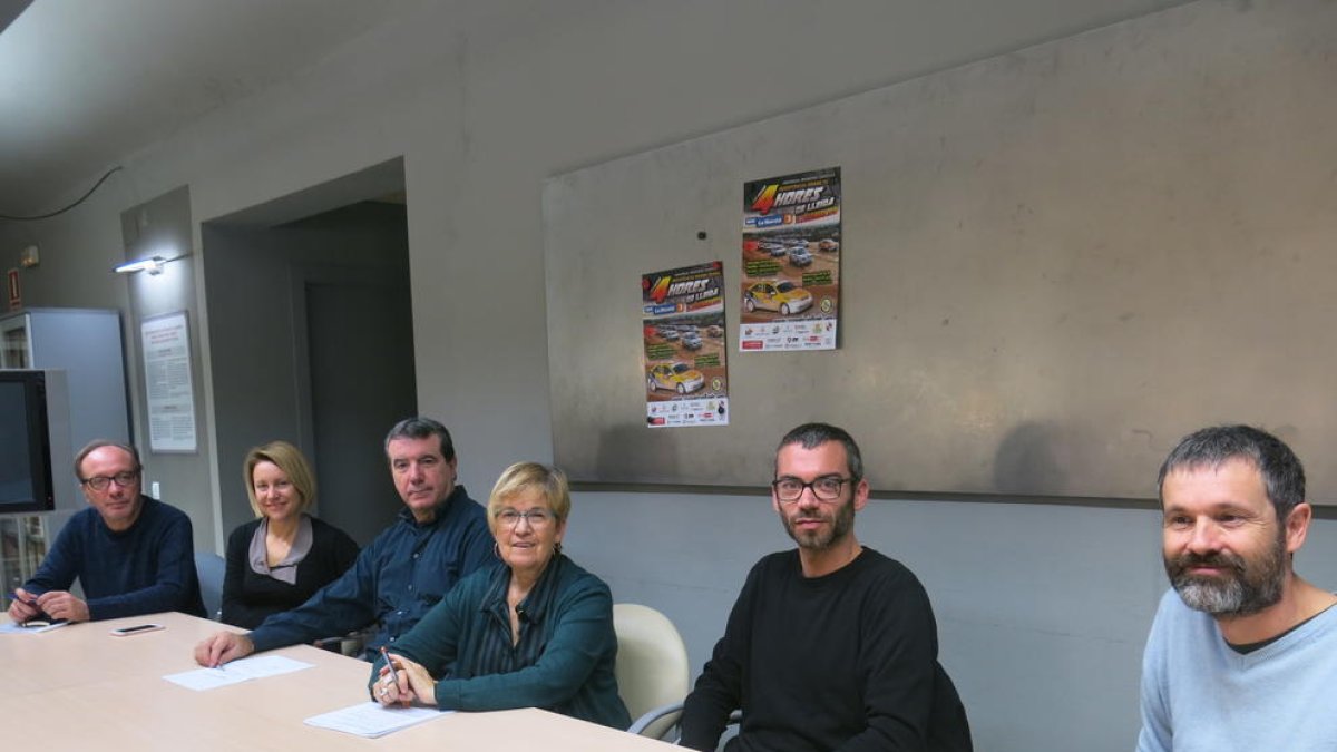 El director Oriol Rovira (2º derecha), el pasado 29 de noviembre tras el fallo del ‘Lleida Visual Art’.