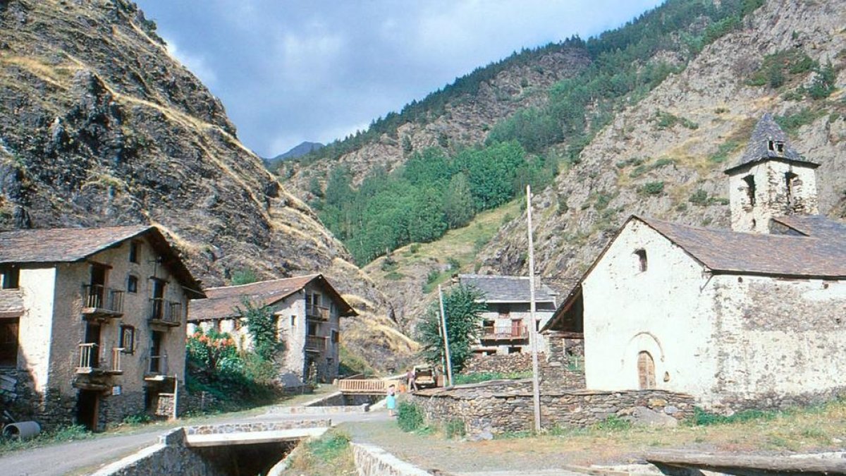 Imagen del pueblo de Tor, a 1.700 metros, en un extremo de la Vall Ferrera, junto a Andorra.