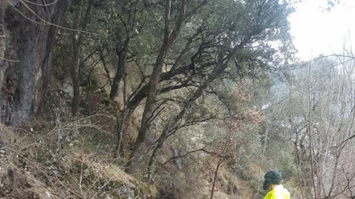 El canal quedó destrozado por las rocas de grandes dimensiones. 