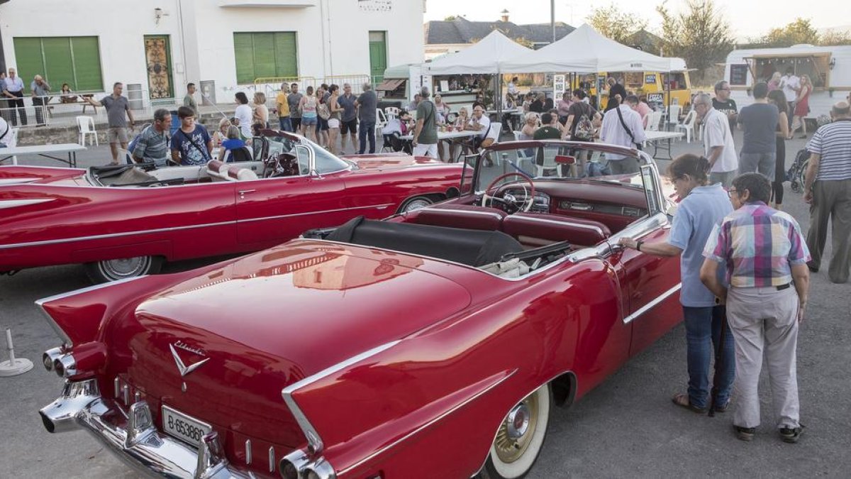 L’exposició de vehicles clàssics va ser un altre dels atractius del certamen.