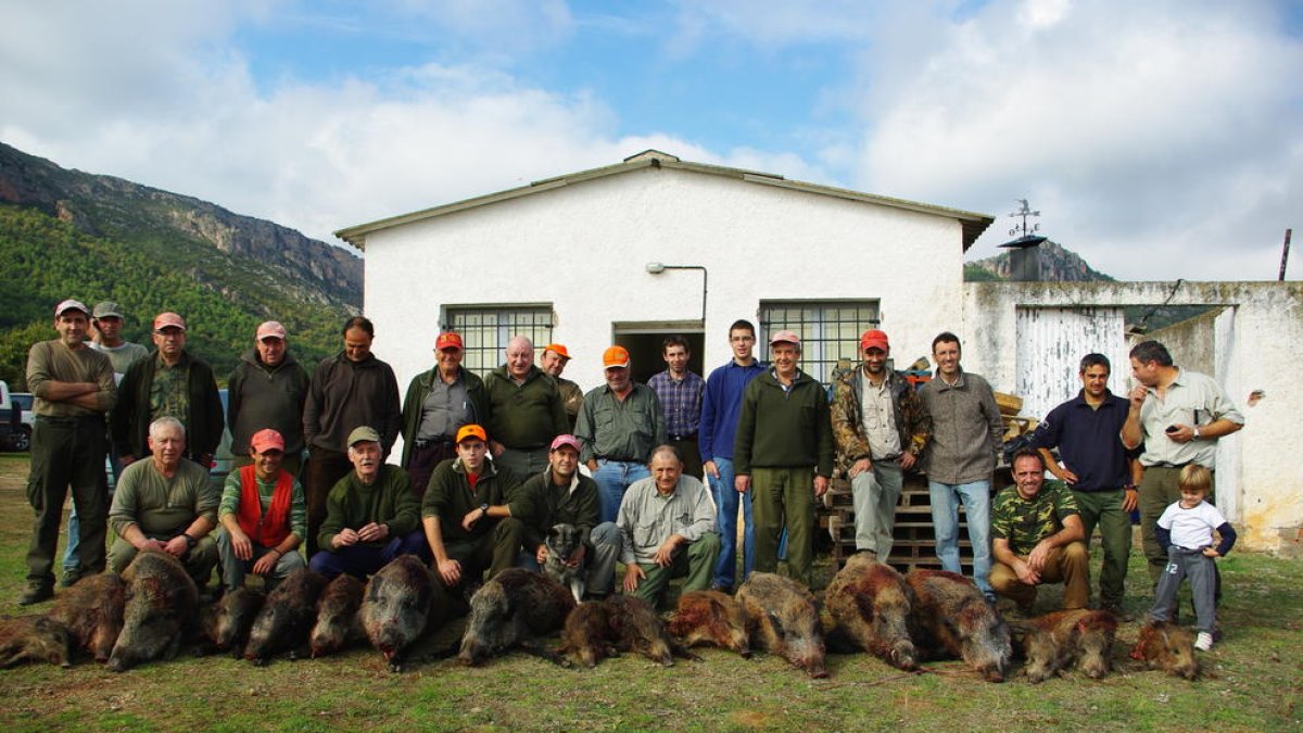 Imagen de archivo de la Sociedad de Cazadores de Peramola. 