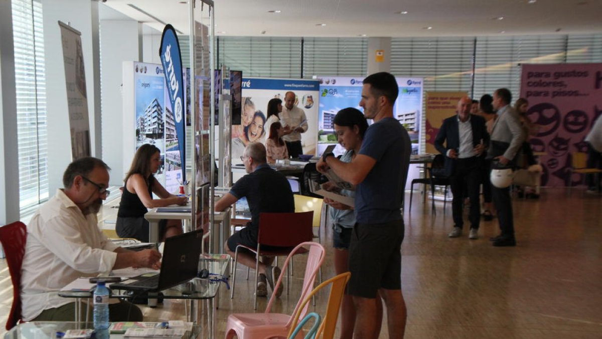 El salón abrió las puertas el viernes y cerró ayer al mediodía. 