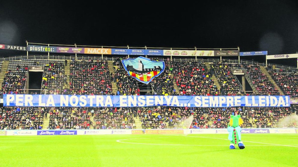 El Camp d’Esports, durante el partido de Copa ante el Atlético.