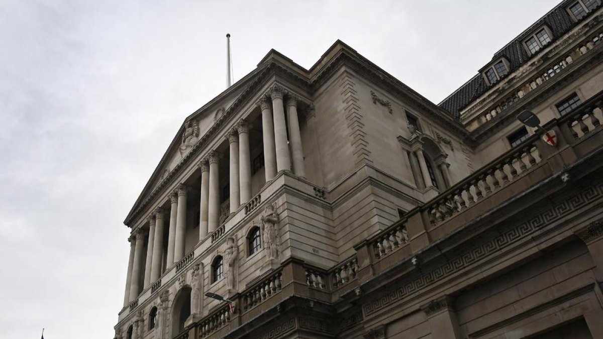 Imagen de archivo de la fachada del Banco de Inglaterra en Londres.