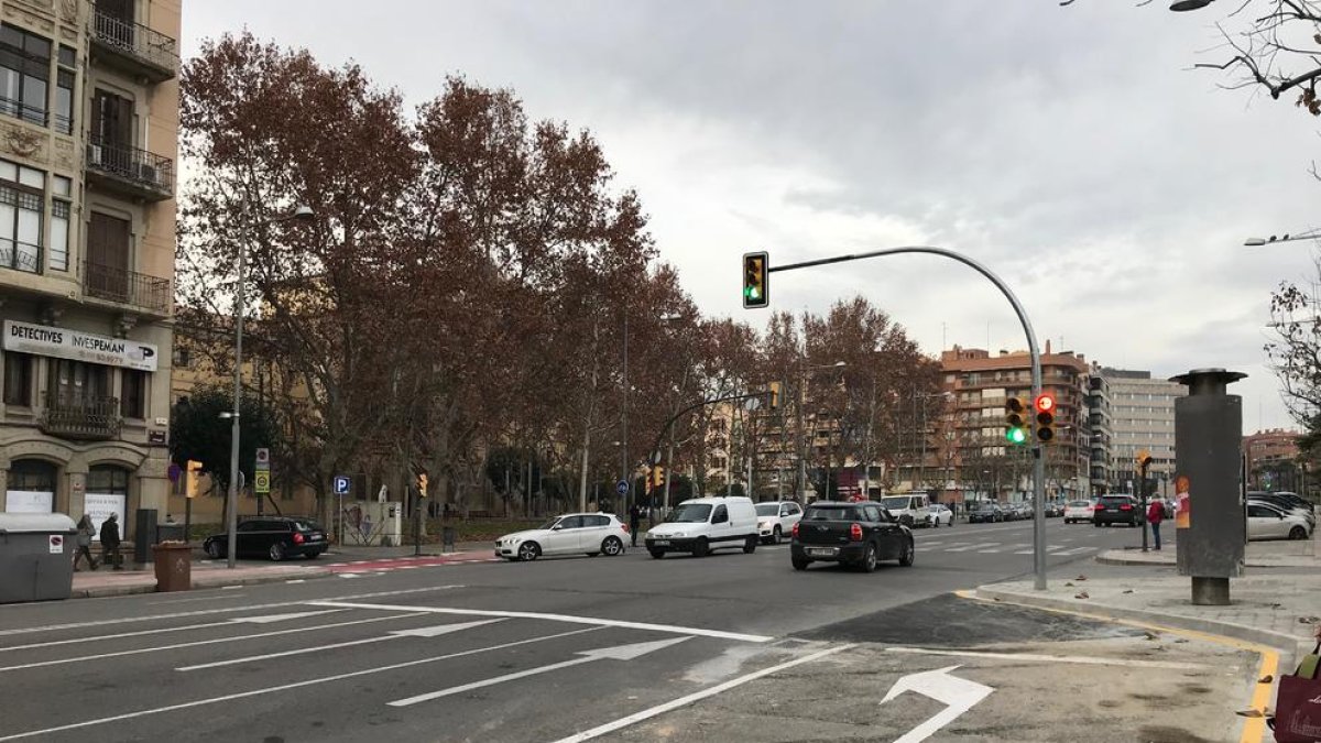 Ya se puede girar a la izquierda desde Rambla d’Aragó hacia Universitat 