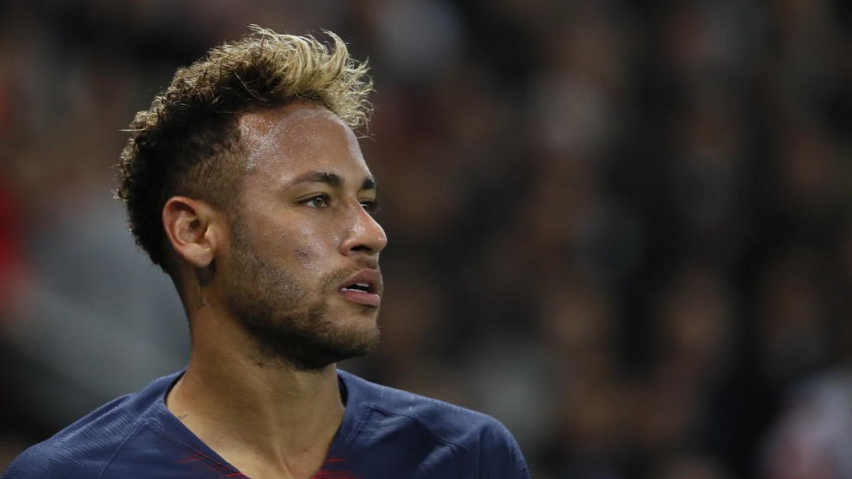 Neymar espera deixar aquest estiu el PSG i jugar al Barça.