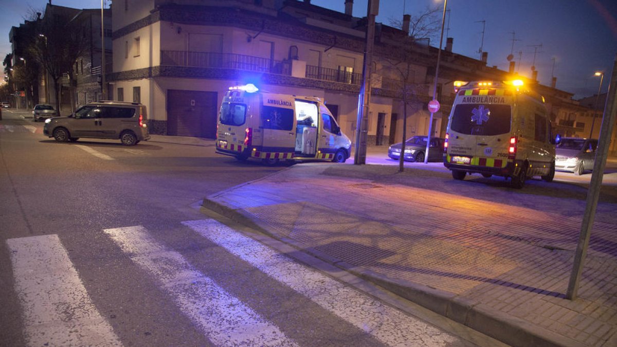 Una mujer fue atropellada ayer en la avenida Ondara de Tàrrega. 