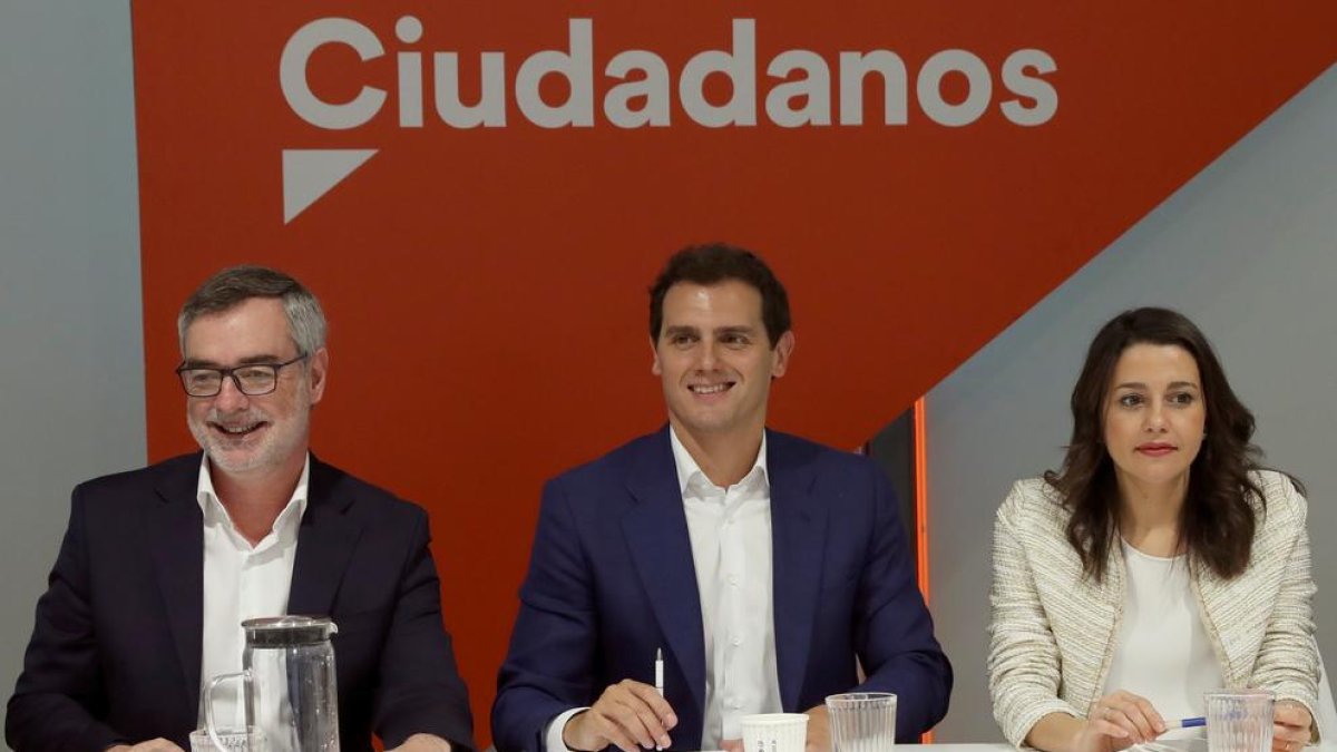 Villegas, Rivera y Arrimadas, reunidos ayer en Madrid.