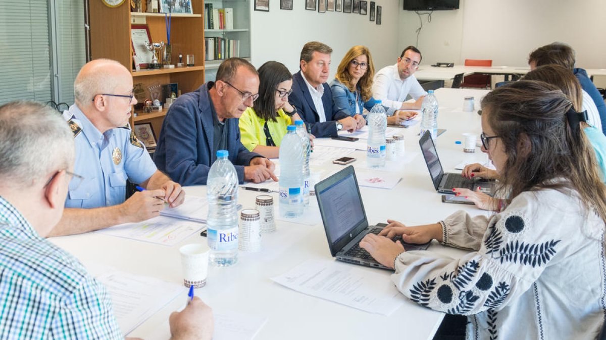 El alcalde de Lleida, Miquel Pueyo, ha presidido la comisión de Políticas de Gestión de la Seguridad y el Civismo.