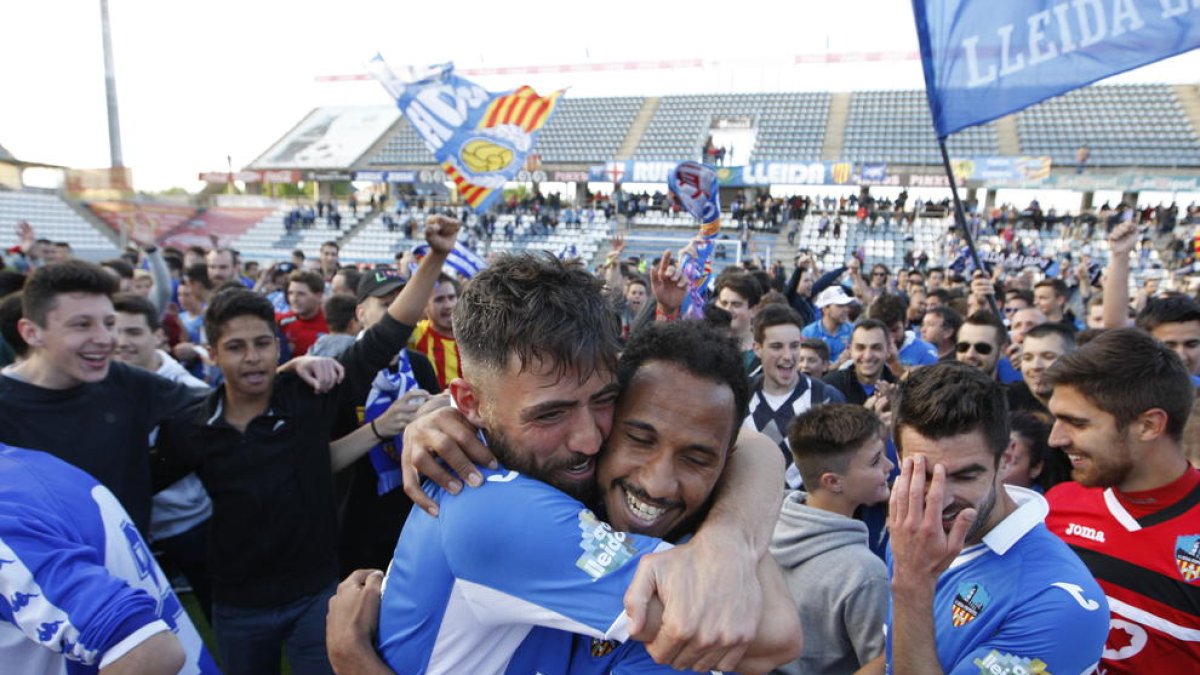 Molo, en uno de sus característicos gestos, durante su etapa en el Lleida como futbolista.