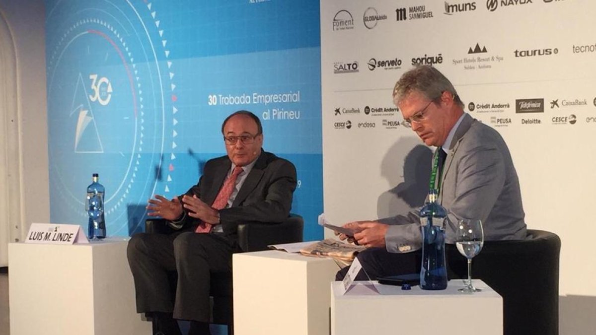 Luis Maria Linde, durante su participación en la Trobada Empresarial al Pirineu