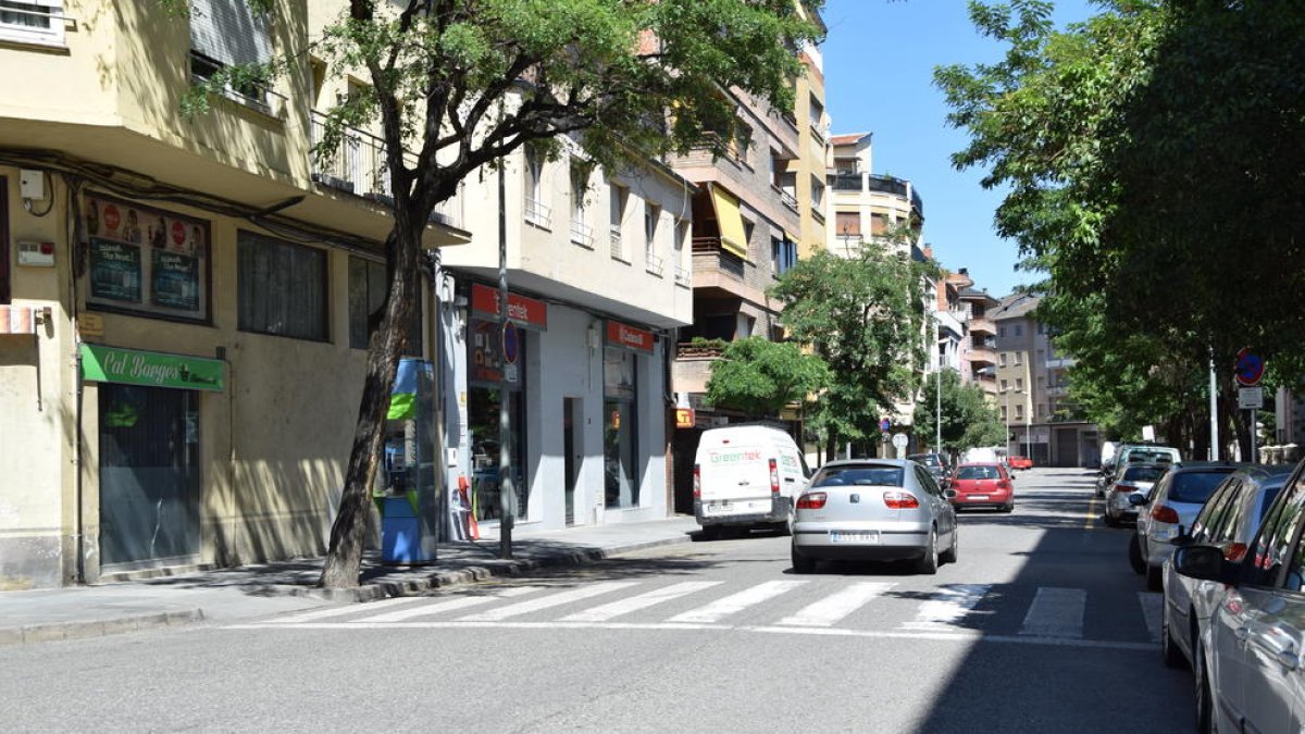 El atropello de ayer tuvo lugar en el paso de peatones de la calle Bisbe Iglesias Navarri de La Seu. 