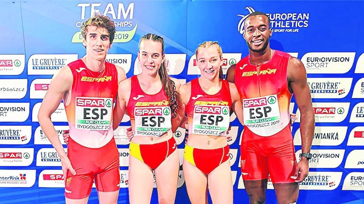 Bernat Erta bate el récord de España con el equipo de 4x400