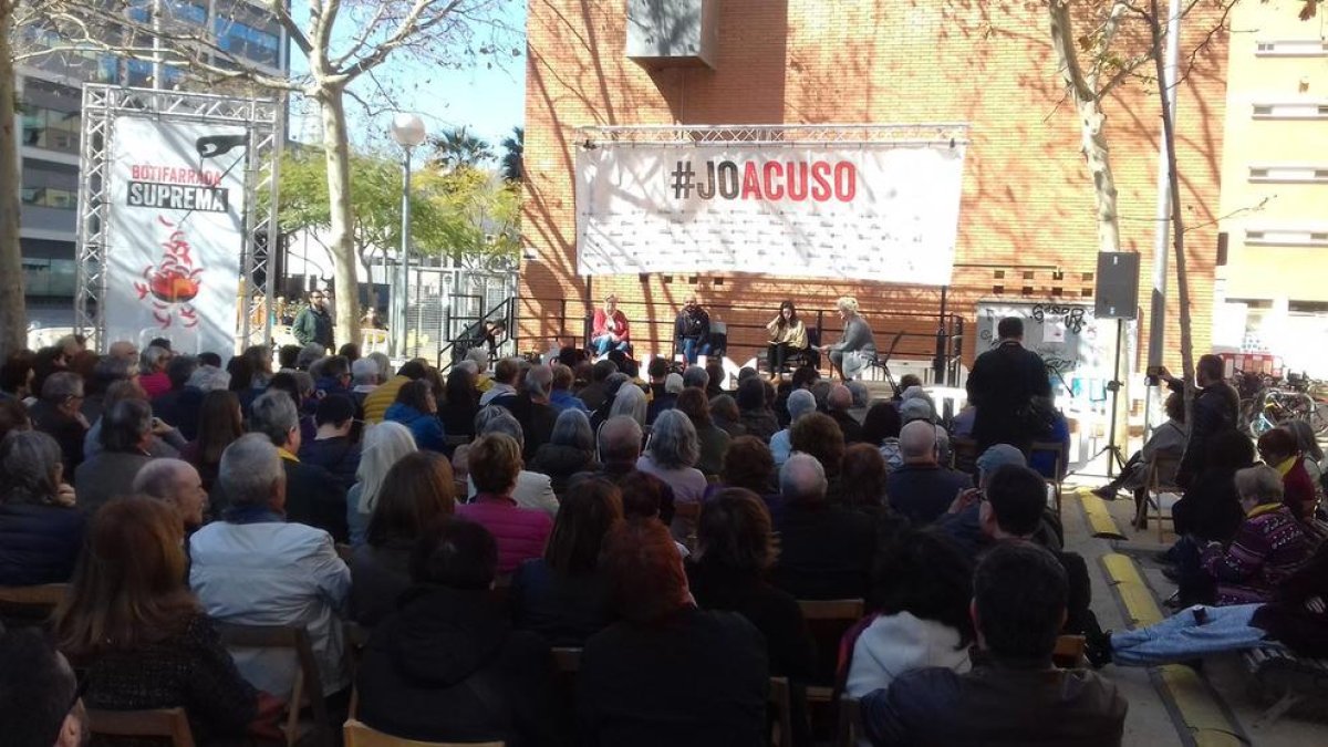 Imatge dels actes previs a la Botifarrada Suprema d’Òmnium Cultural a Barcelona, ahir.