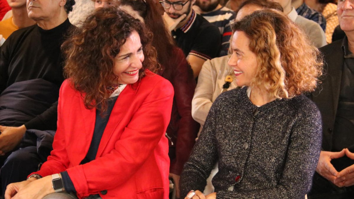 Les ministres María Jesús Montero i Meritxell Batet, ahir, en un acte del PSC a Barcelona.