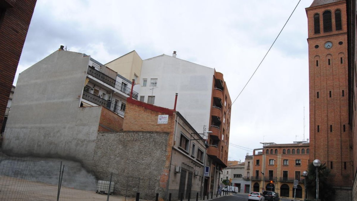 La calle La Creu tendrá un aparcamiento. 