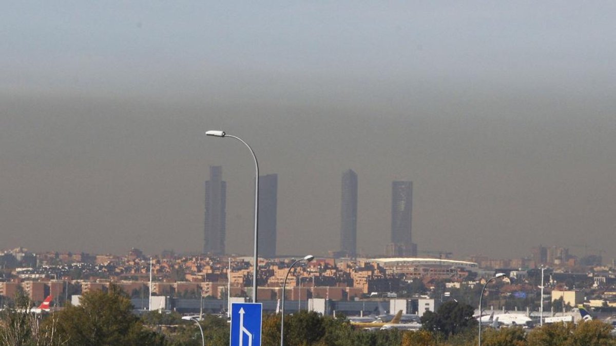 Contaminació visible al cel de Madrid