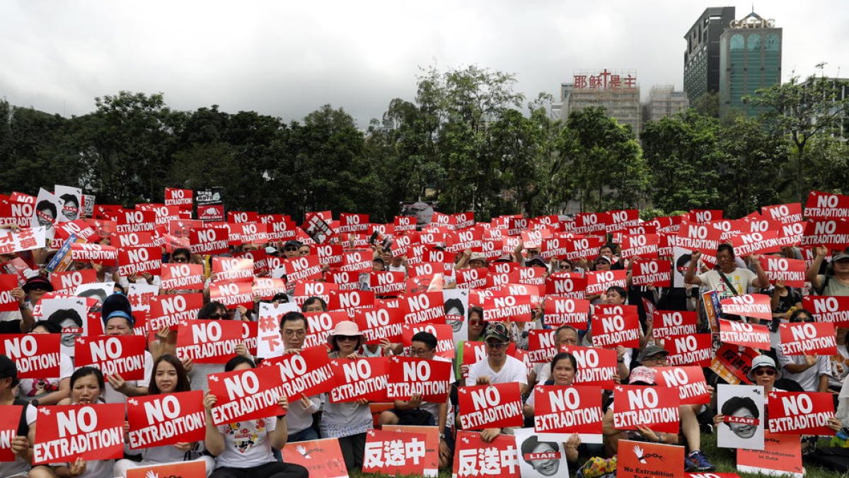 Hong Kong assegura que seguirà endavant amb la llei d’extradició