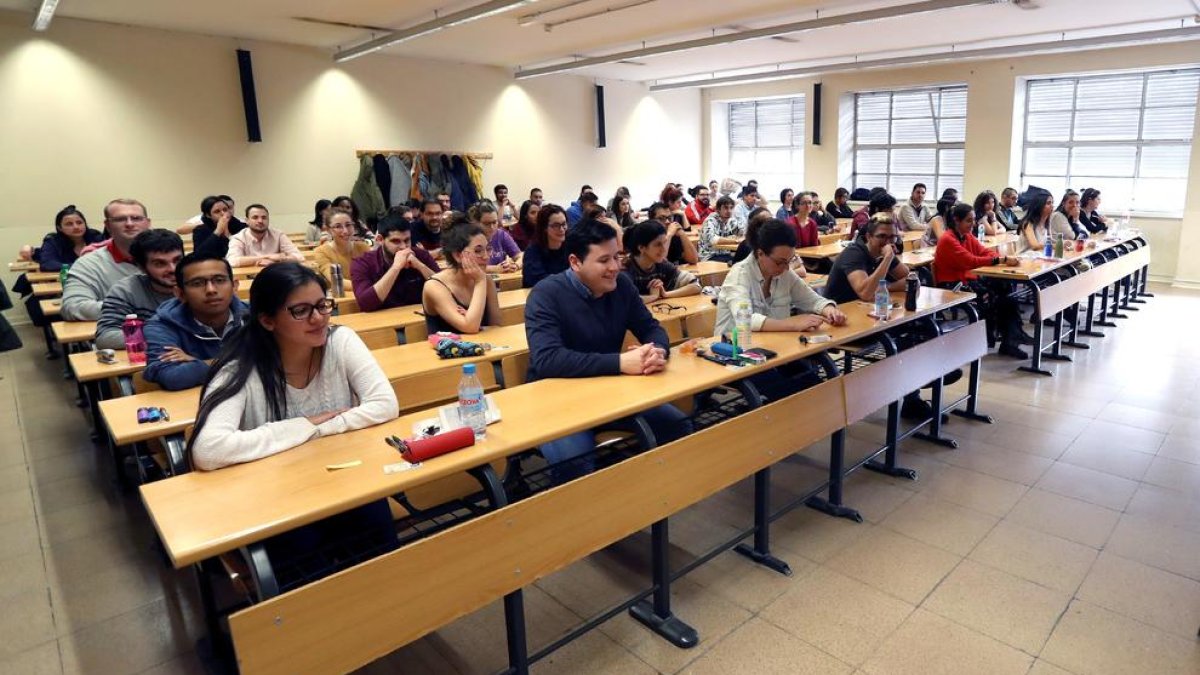 Un aula en Madrid donde el sábado se hizo la prueba del MIR.