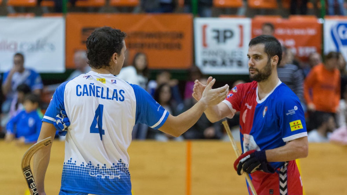 Cañellas saluda Oriol Vives després del duel a Lleida.