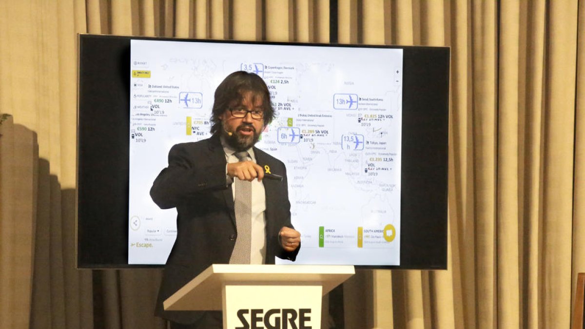 Ricard Font, durante su conferencia en el ciclo de SEGRE ‘Diàlegs al Roser’ en el Parador el pasado viernes.