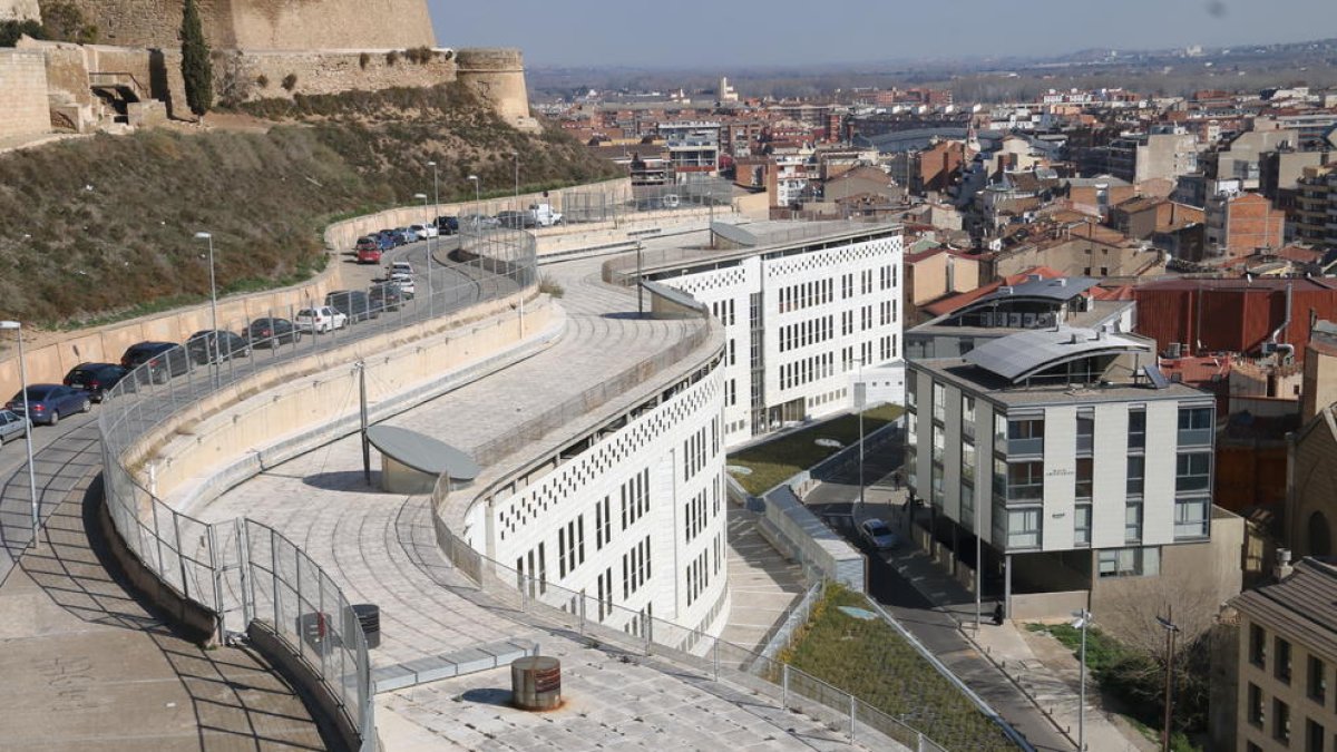 Vista panoràmica de la seu dels jutjats de Lleida al Canyeret.