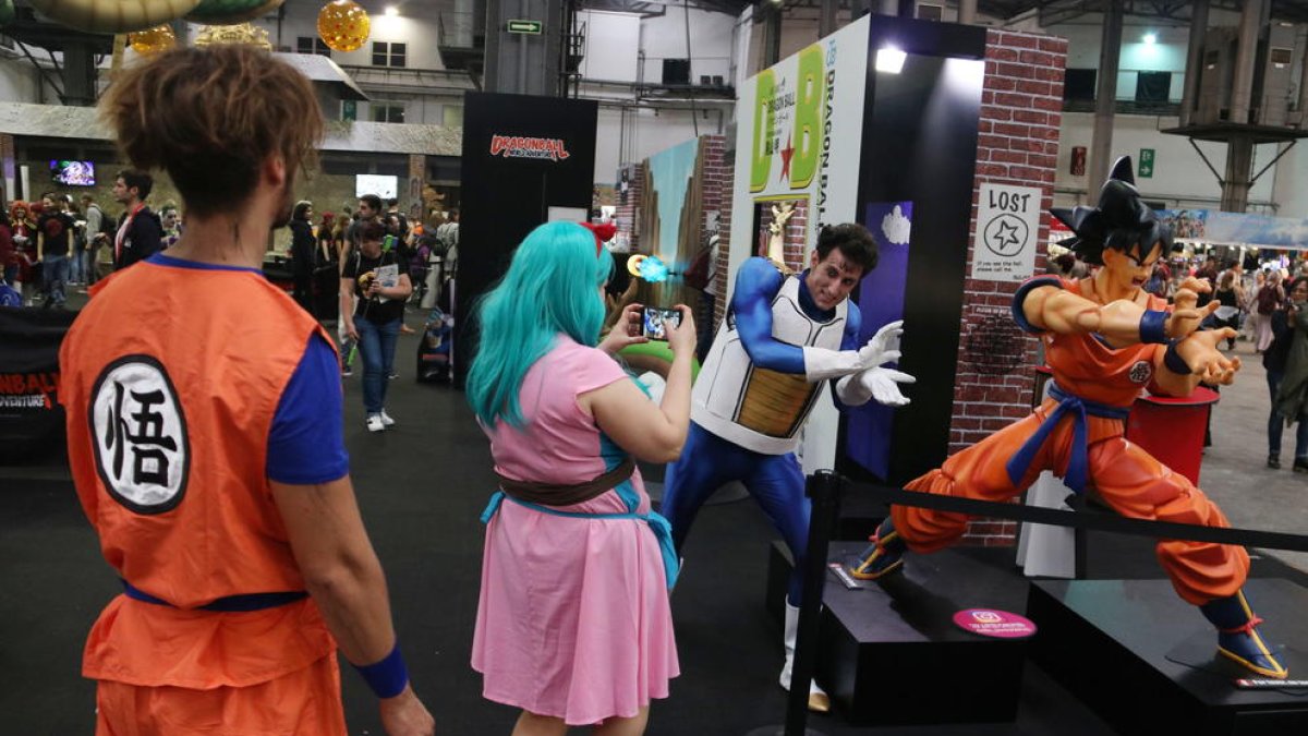 El cosplay, disfraces de personajes manga, al alza en el salón.