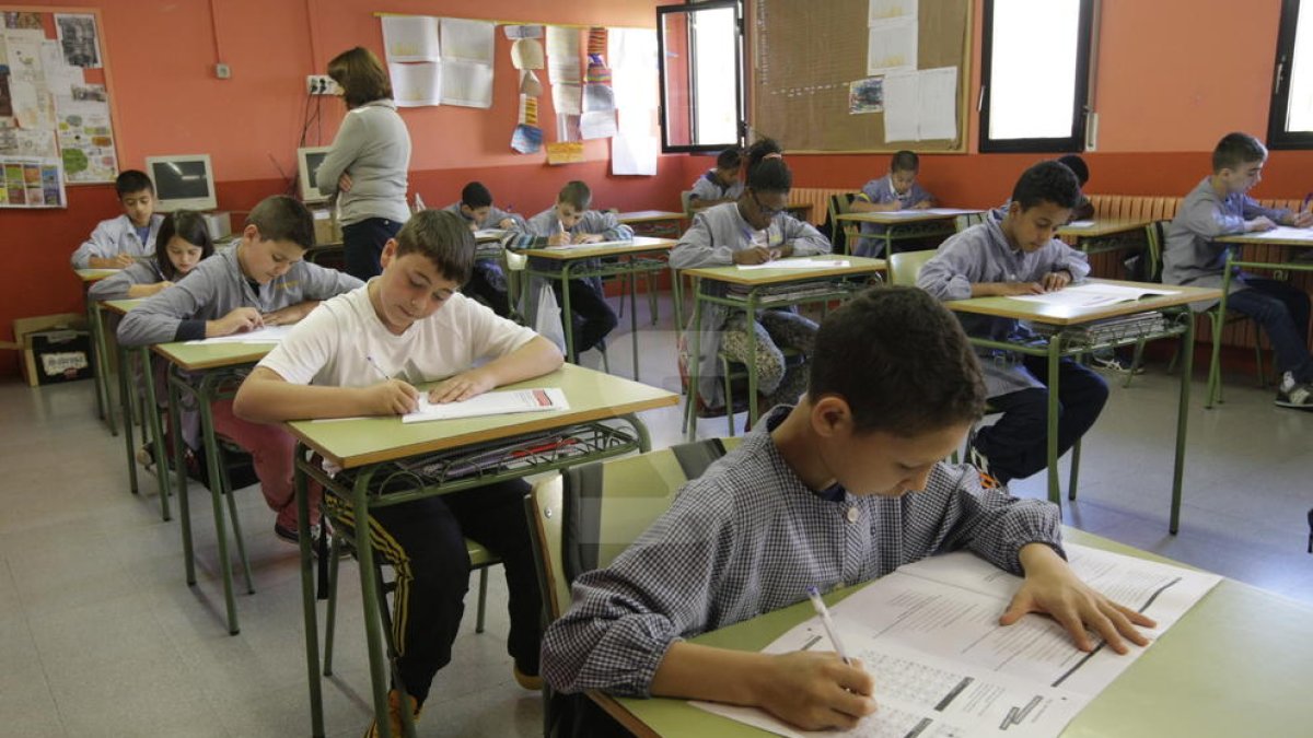 Imatge d'arxiu de les proves de competències de sisè de primària.