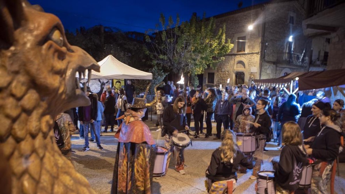 El centro de la población se llenó de visitantes. 