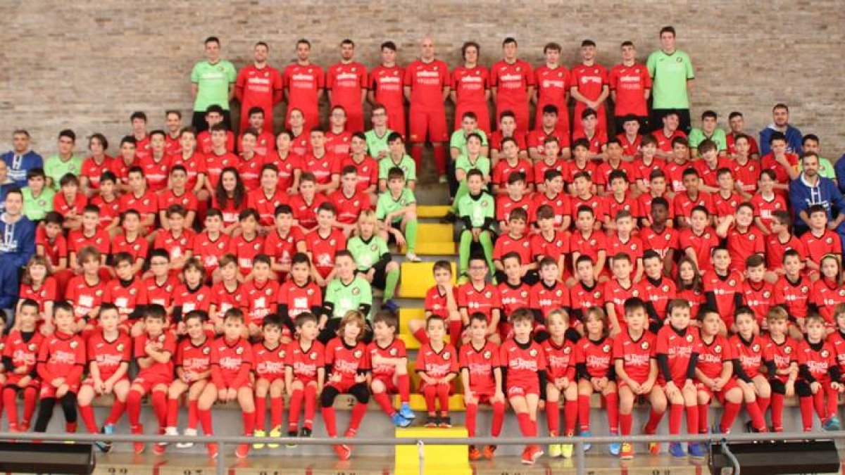 El CFS Balaguer Vedruna presenta a sus 13 equipos con 150 jugadores