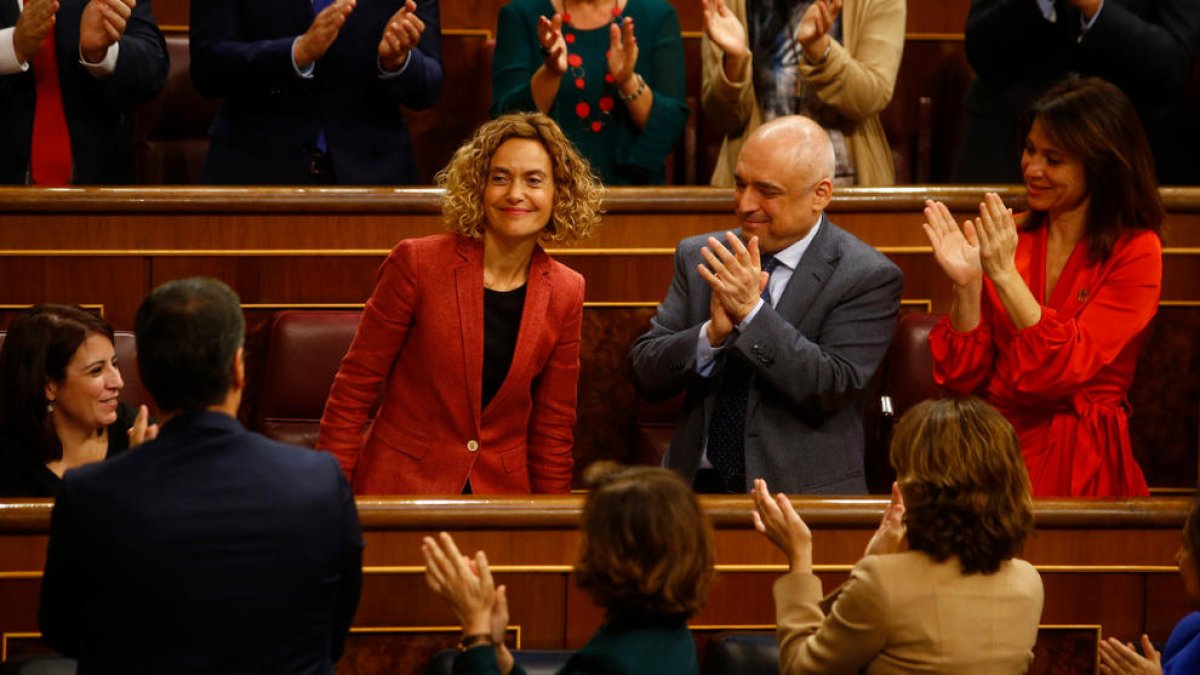 La nueva presidenta del Congreso, Meritxell Batet, aplaudida después de ser escogida por diputados del PSOE