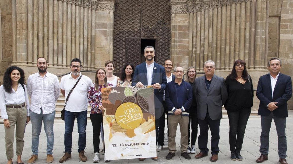 El acto de presentación de la 31ª edición de la Fira del Torró i la Xocolata a la Pedra d'Agramunt.