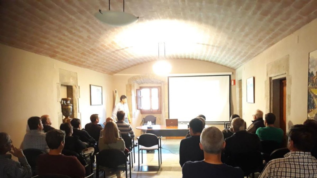 Un momento de la charla celebrada ayer por Unió de Pagesos en Pinós.
