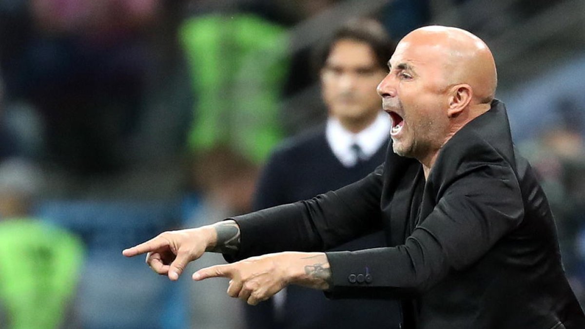 Jorge Sampaoli da instrucciones durante el partido ante Islandia.