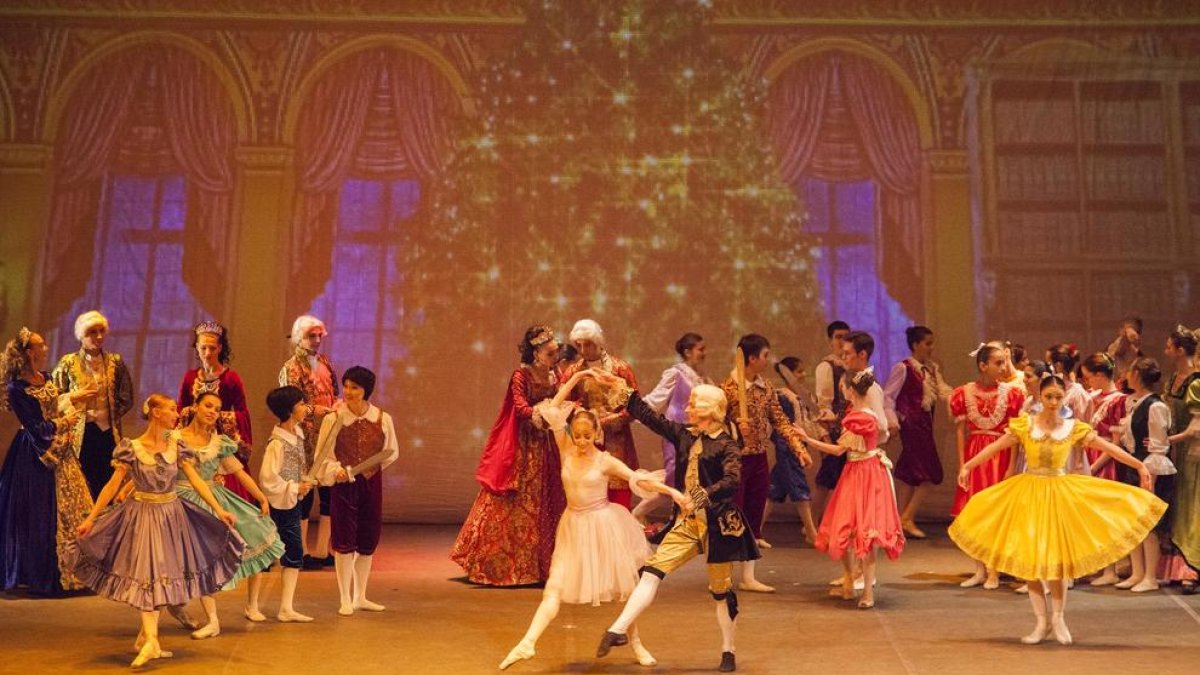 Un instante de “El Cascanueces”, interpretado por el ballet del Moscow Ballet Theatre.