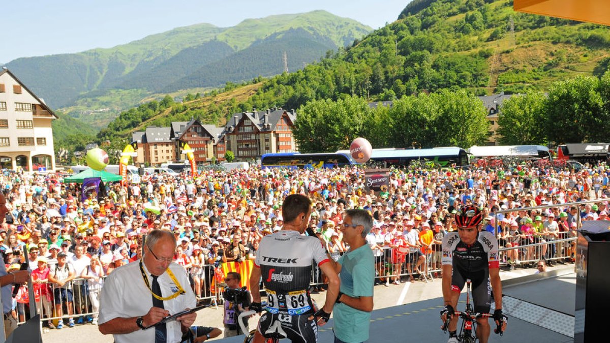 La sortida d’etapa a Vielha el 2016 va motivar una gran expectació de públic.