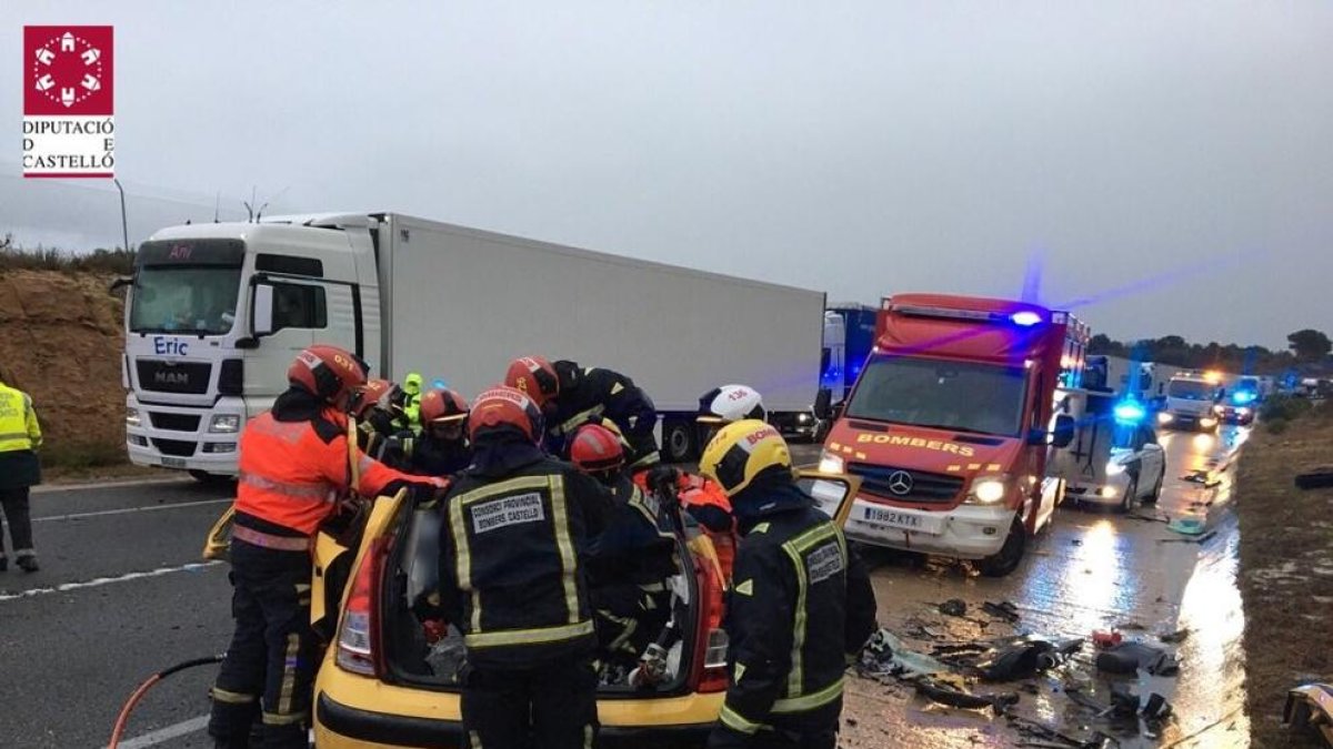 Tres personas han muerto en este accidente en Castellón.