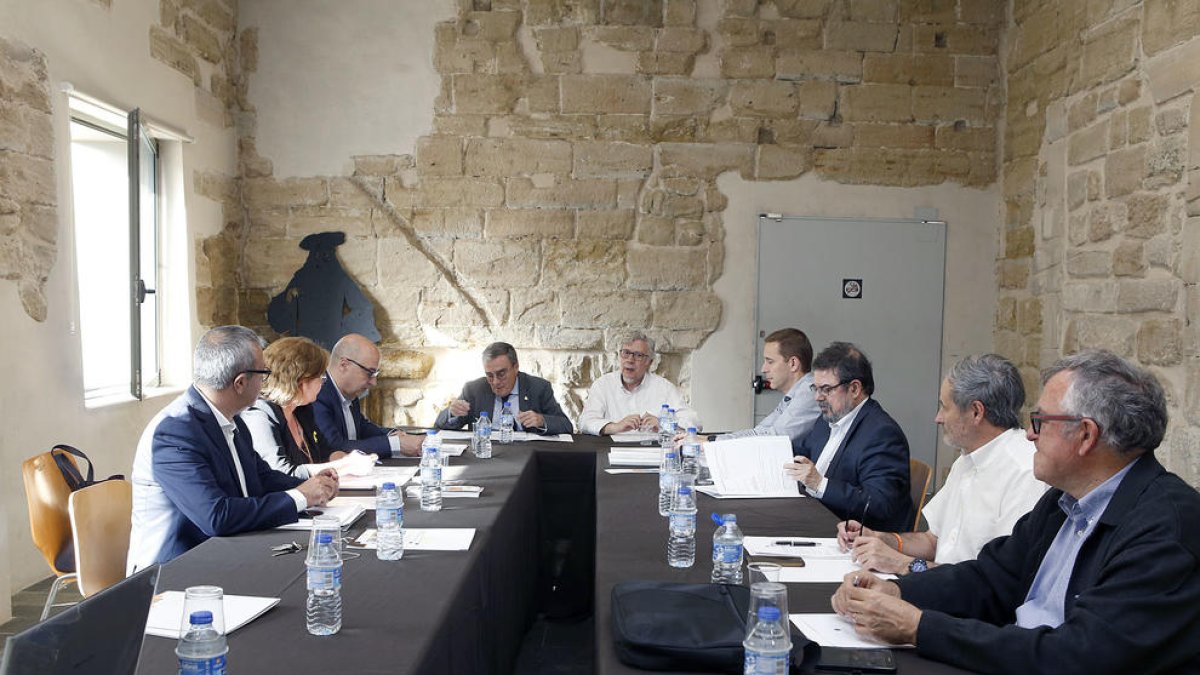 Reunió ahir del consell general del Turó de la Seu Vella de Lleida, presidit per l’alcalde, Àngel Ros.