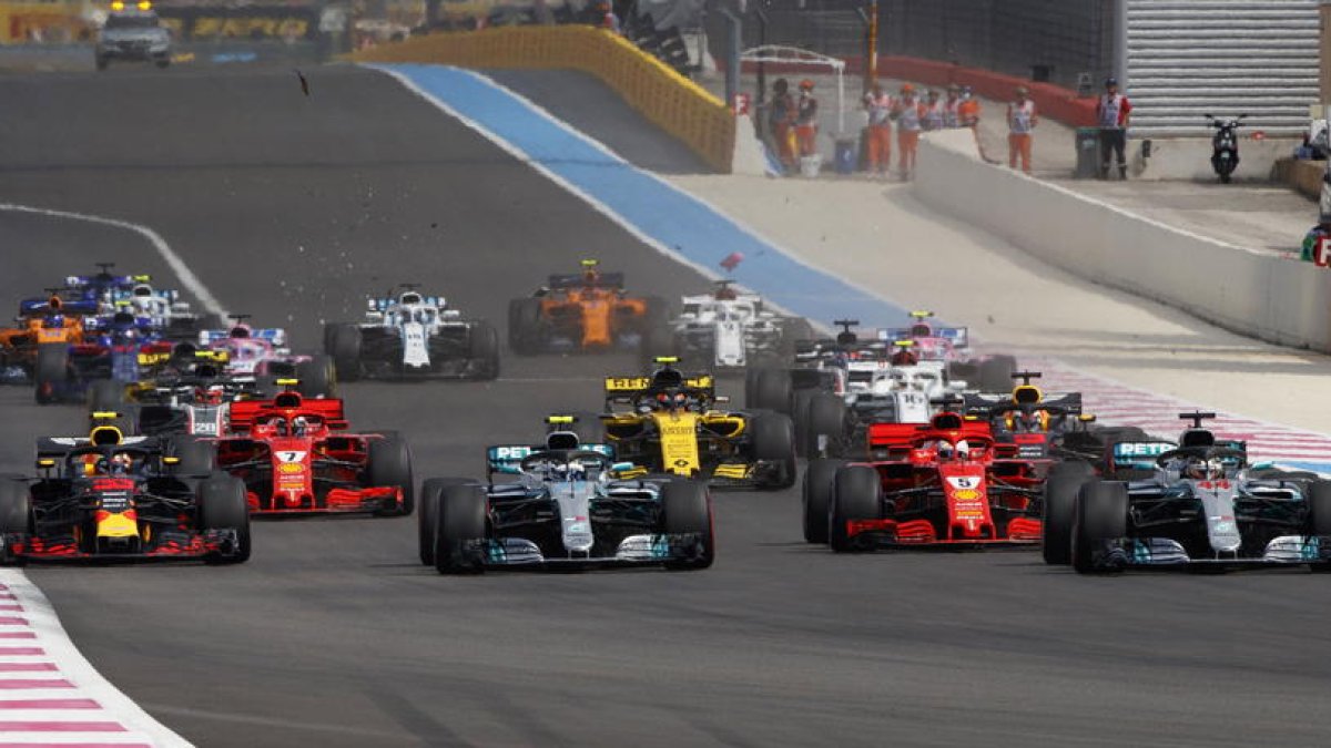 L’incident en l’arrancada va condicionar la carrera de Vettel, que va perdre el liderat a favor de Hamilton.