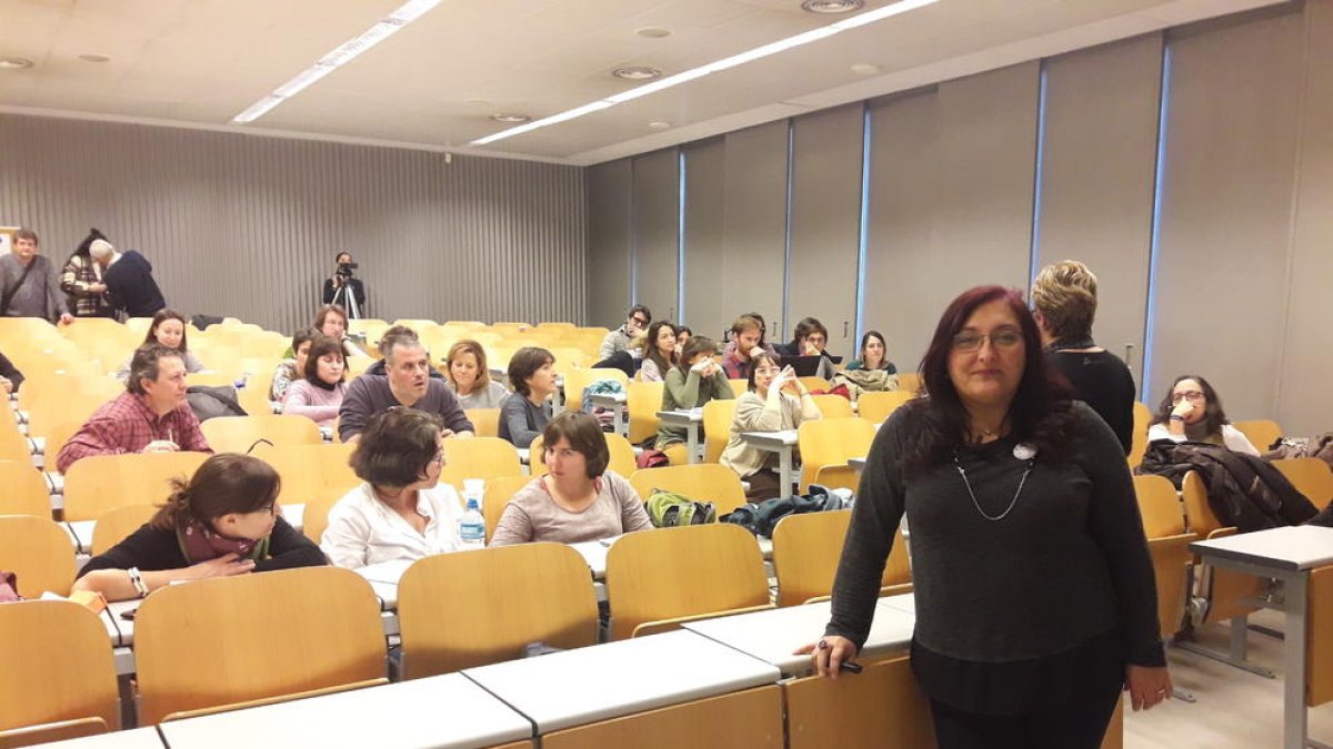 La científica Núria Salán, ahir a la conferència a la UdL.