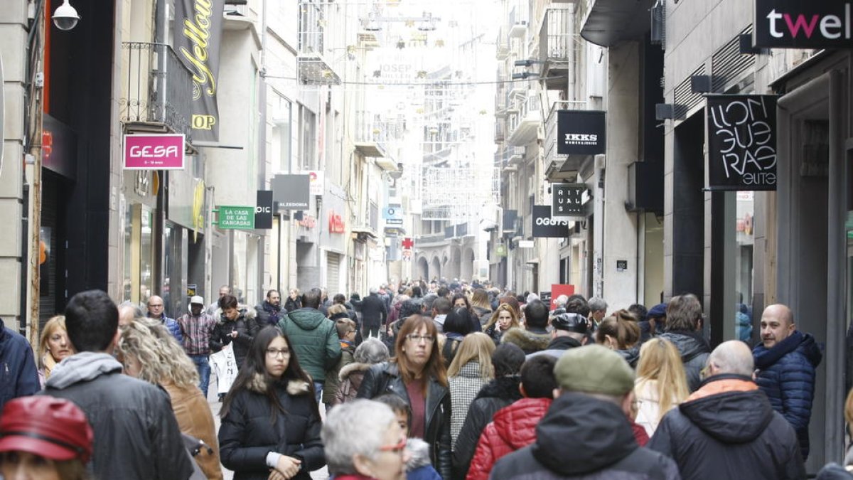 L’Eix va tenir una bona afluència durant tot el dia.